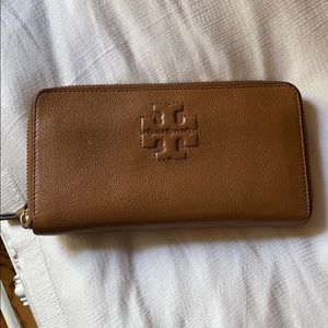 Tory Burch Tan/brown wallet!